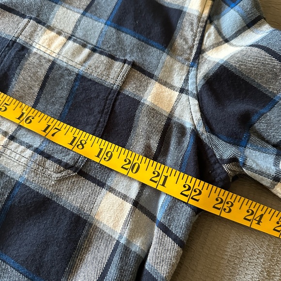 GAP Men's Long Sleeve Untucked Button Down Flannel - Picture 5 of 6